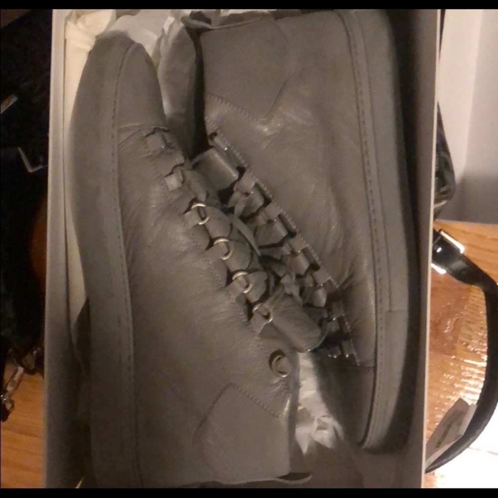 Men’s grey balenciaga